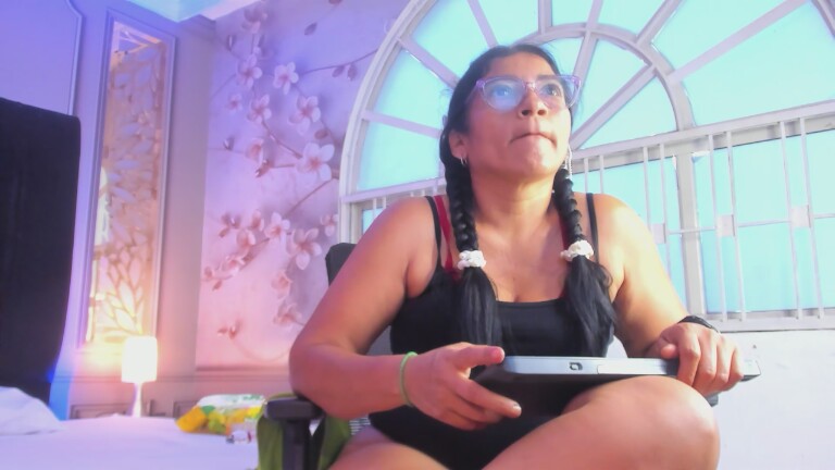 mature_bigass's Streamate show and profile