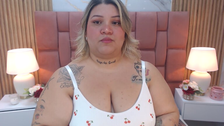 Evaverse's Streamate show and profile