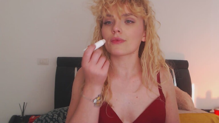 EVYE's Streamate show and profile