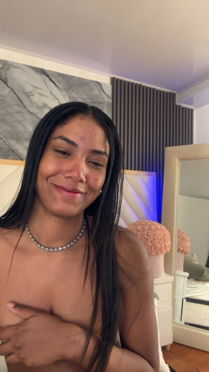 KarinaSanz's Streamate show and profile