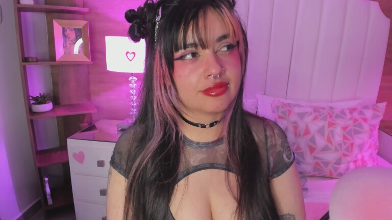 MaddieWaves's Streamate show and profile