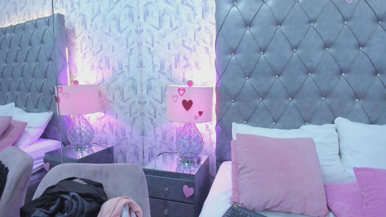 MaddieWaves's Streamate show and profile