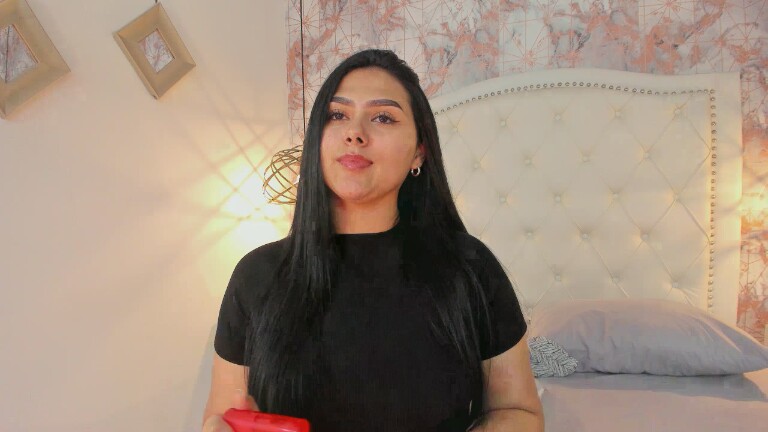 SaharaLyn's Streamate show and profile