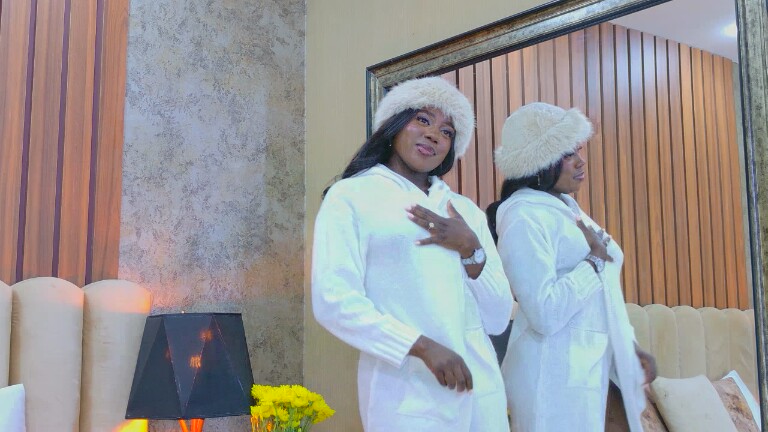 EmmyMonroe's Streamate show and profile