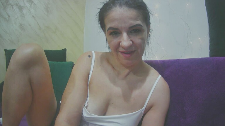 CAITLYIN's Streamate show and profile