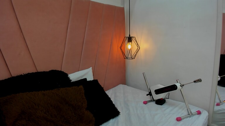 miss22mia's Streamate show and profile