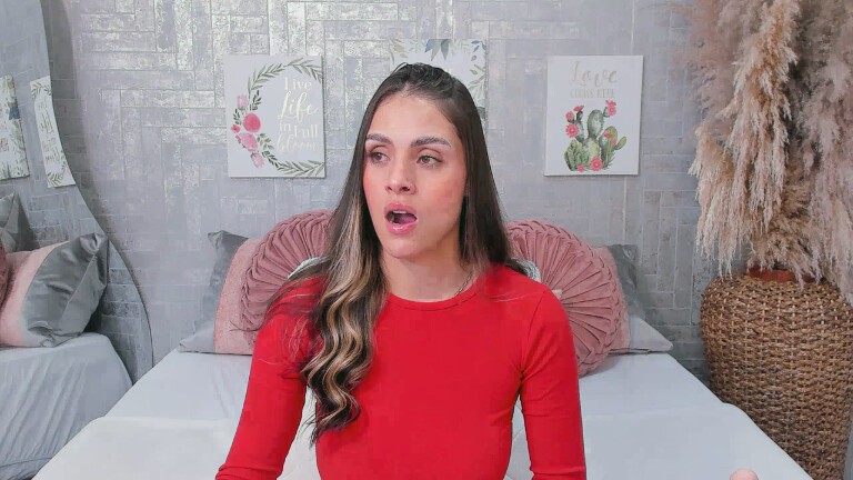 SaraBacker's Streamate show and profile