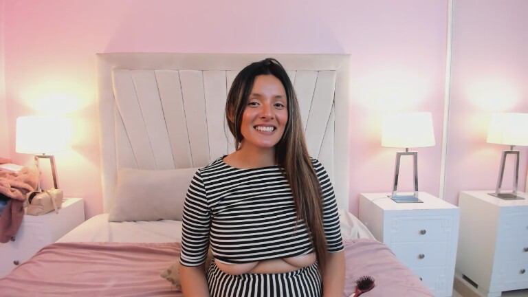 CynthiaMore's Streamate show and profile