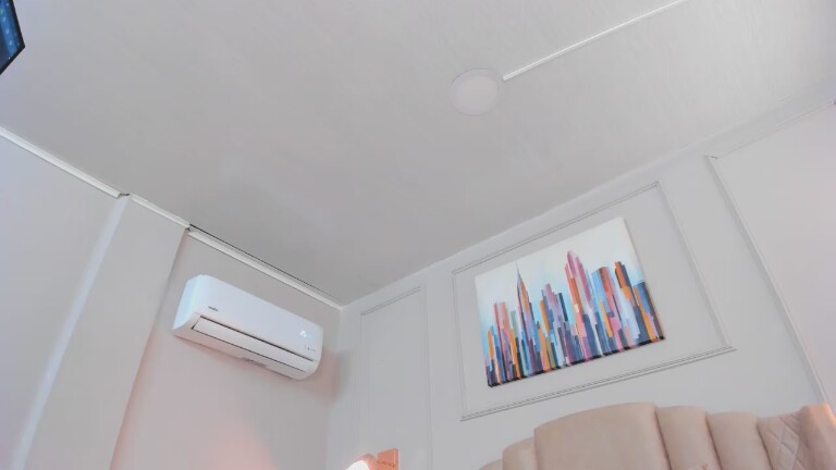 bigboobsnaughty19's Streamate show and profile