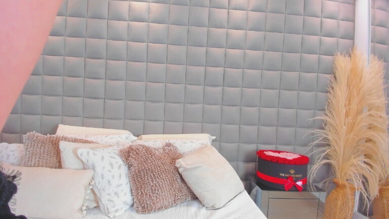 PaolaFalkon's Streamate show and profile