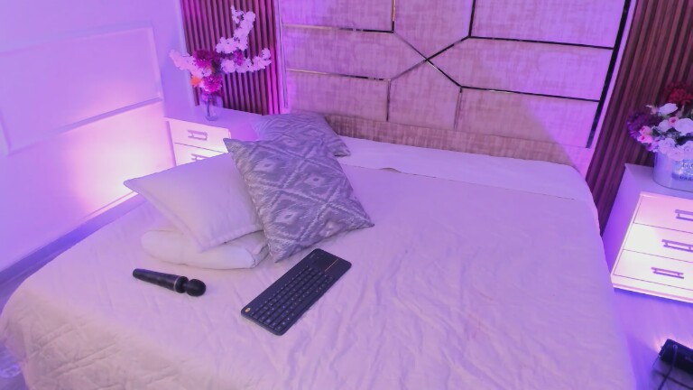 Evaaroses's Streamate show and profile