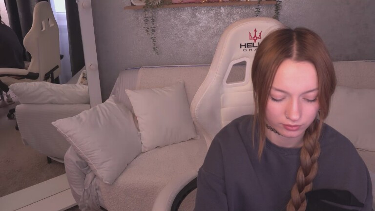 FoxyMayy's Streamate show and profile