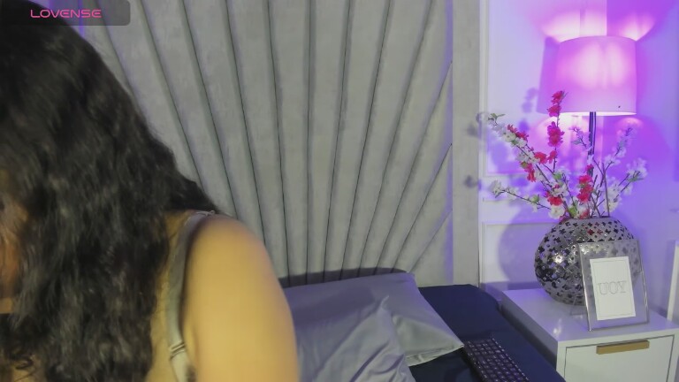 Kimkahlo's Streamate show and profile