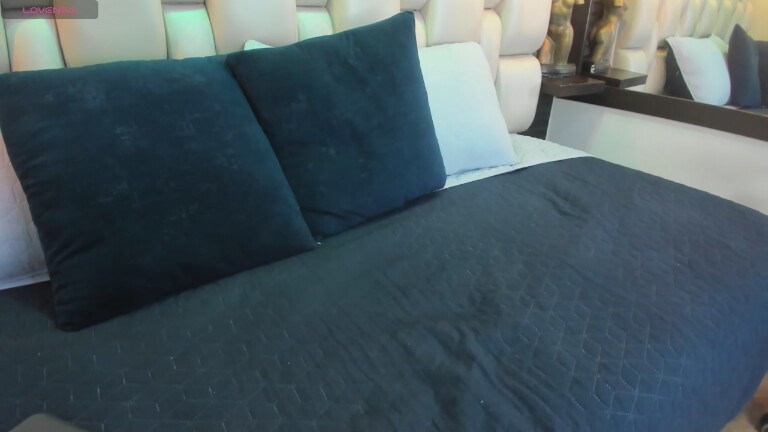 SofiaJackzon's Streamate show and profile