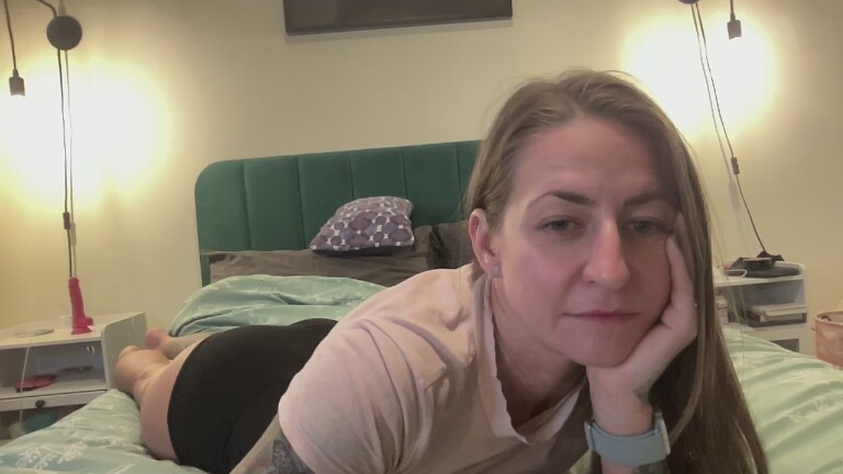 Beebeefitgirl's Streamate show and profile