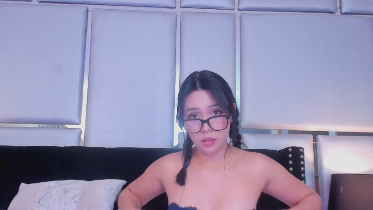 EmilyBlack69's Streamate show and profile