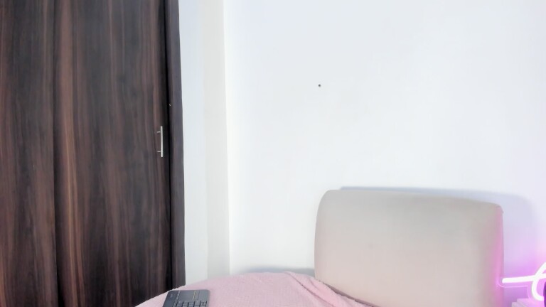 annapettite's Streamate show and profile