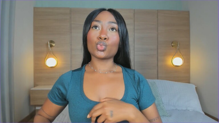 IvonneBrunettee's Streamate show and profile