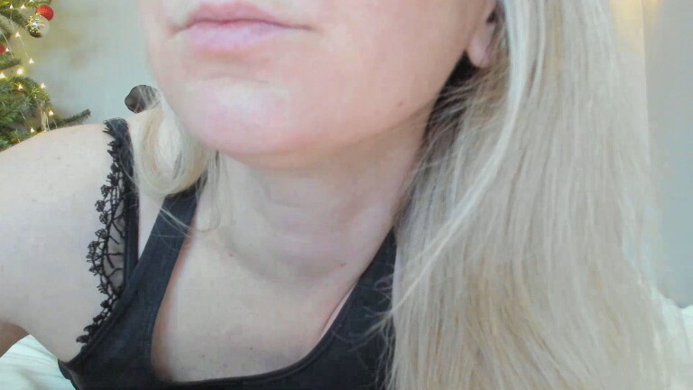 XxSweety_GirlxX's Streamate show and profile