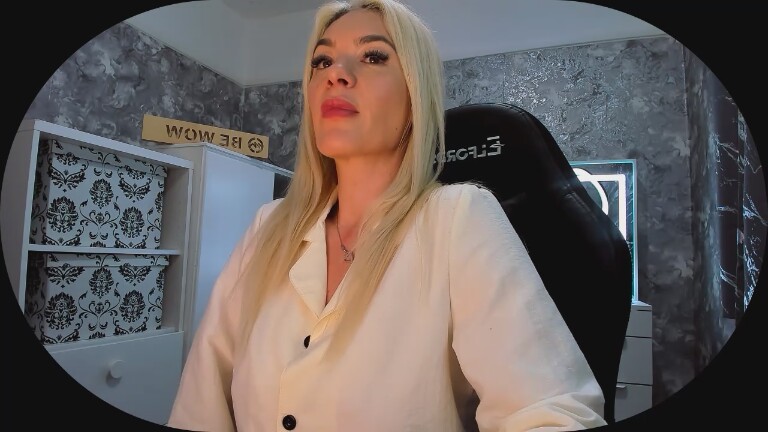 BE_WOW's Streamate show and profile