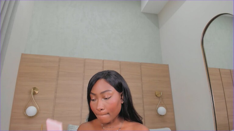 IvonneBrunettee's Streamate show and profile