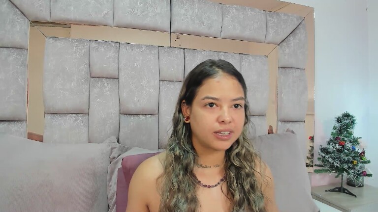 dulcelyra's Streamate show and profile