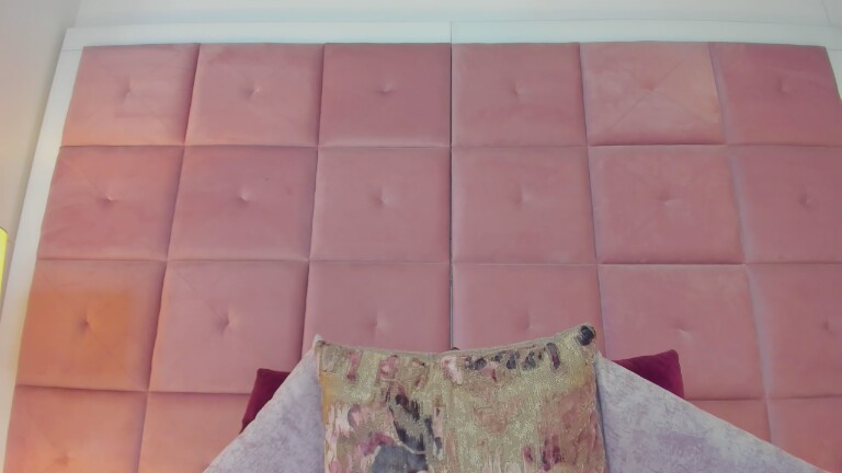 hollyBrisstol90's Streamate show and profile