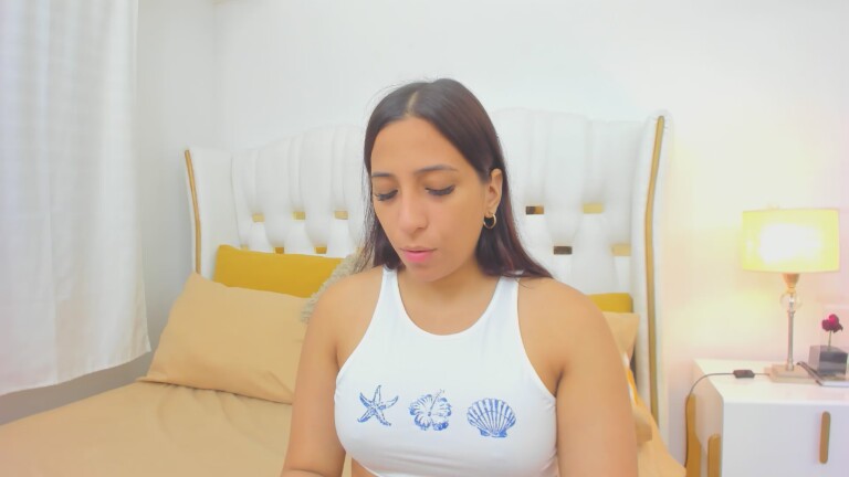 elianaasuarez's Streamate show and profile