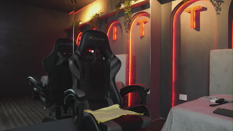 JuliaLaurent's Streamate show and profile