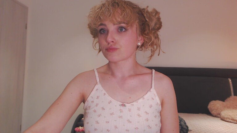 EVYE's Streamate show and profile