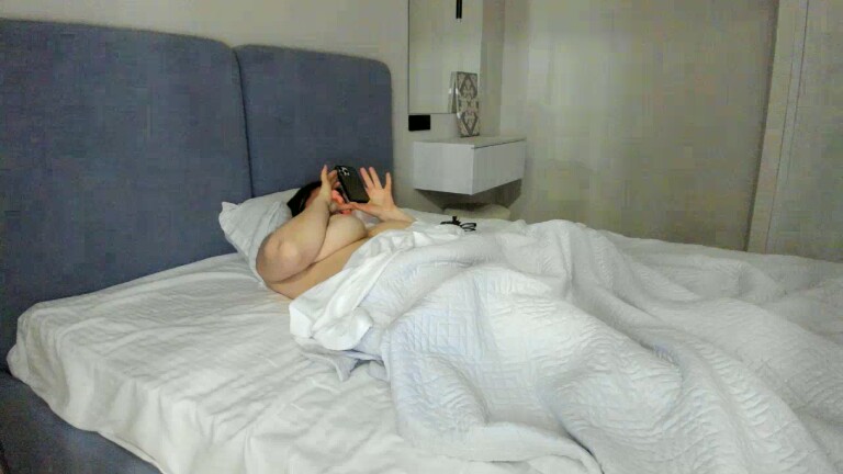 xxNATxxX's Streamate show and profile