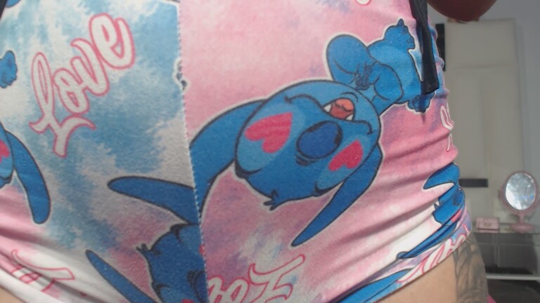 LuU18's Streamate show and profile