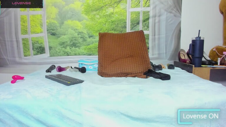 nikol32's Streamate show and profile