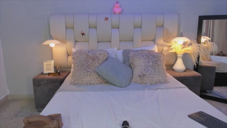 EmmaPrinncess's Streamate show and profile