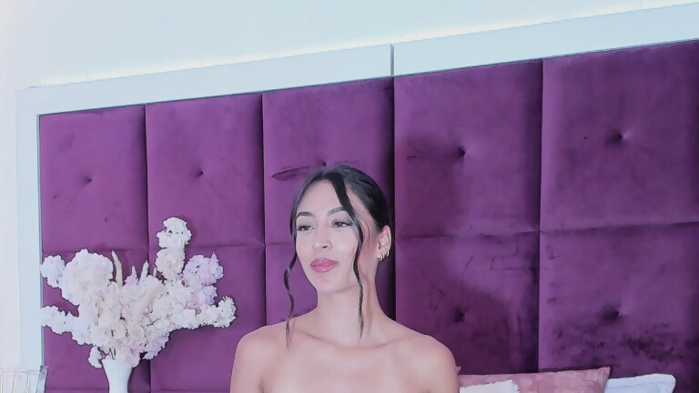 LaraOlsen's Streamate show and profile