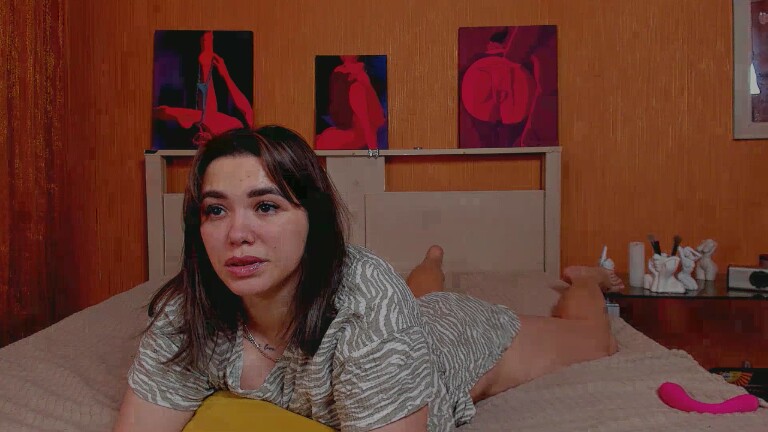 GlamNova's Streamate show and profile