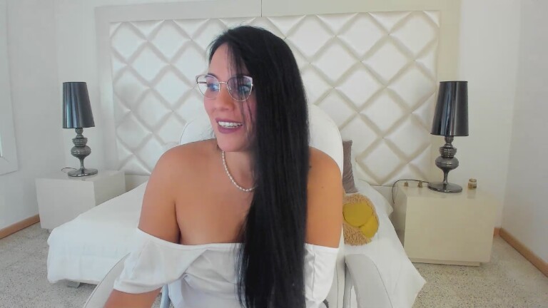 mia_sweetie's Streamate show and profile