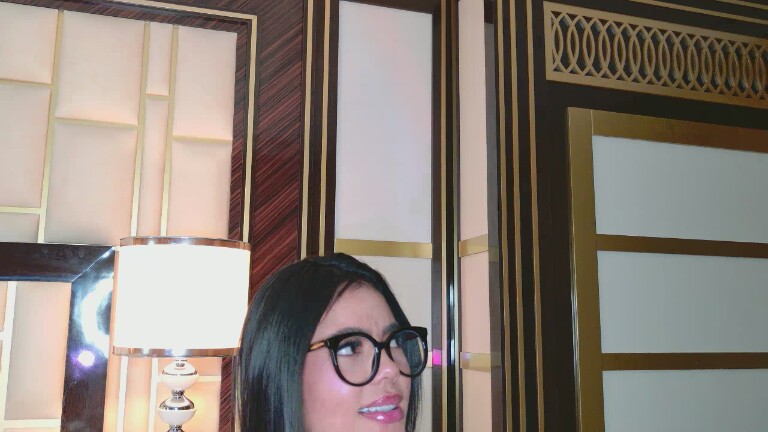 AnnieMilan's Streamate show and profile