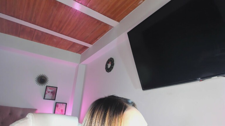 Sara019's Streamate show and profile