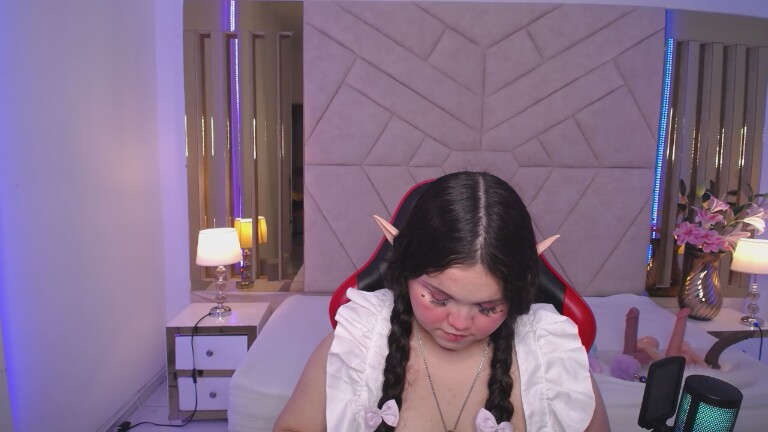 ShylySweet18's Streamate show and profile