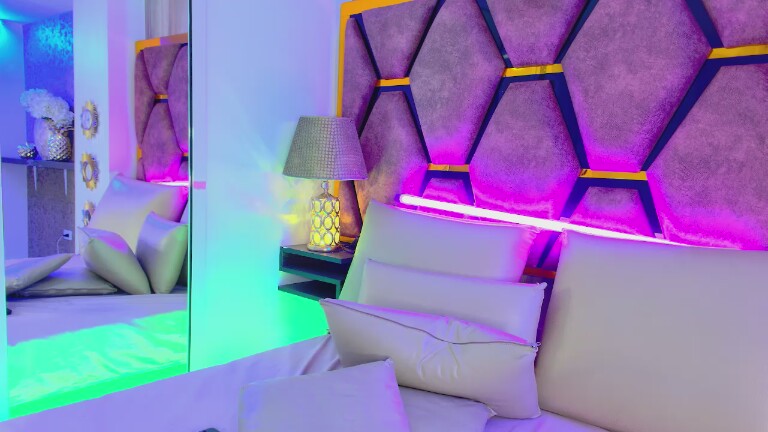 Madisson_Jaramillo's Streamate show and profile