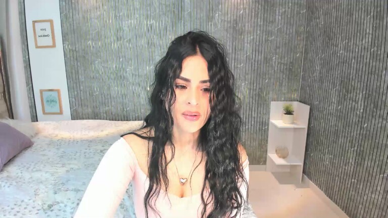 Emma_Johnson's Streamate show and profile