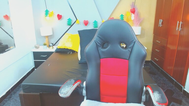 ConieMoss's Streamate show and profile