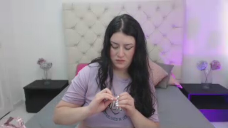 LalaMilan's Streamate show and profile