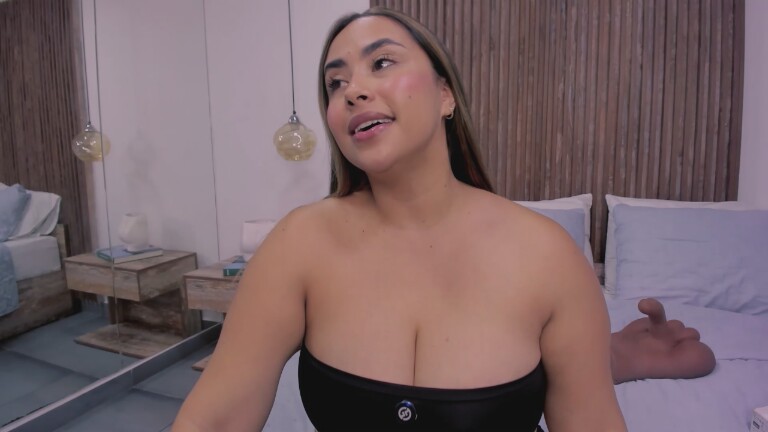 MaraMoore's Streamate show and profile