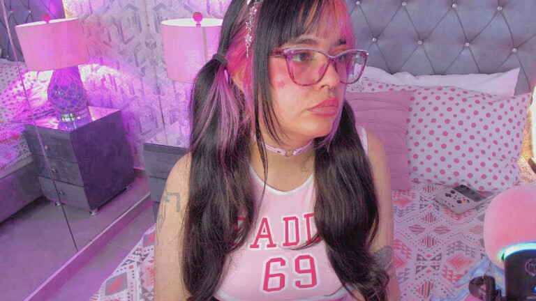 MaddieWaves's Streamate show and profile