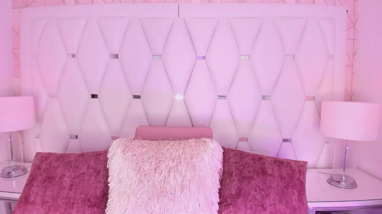 AneAdams's Streamate show and profile